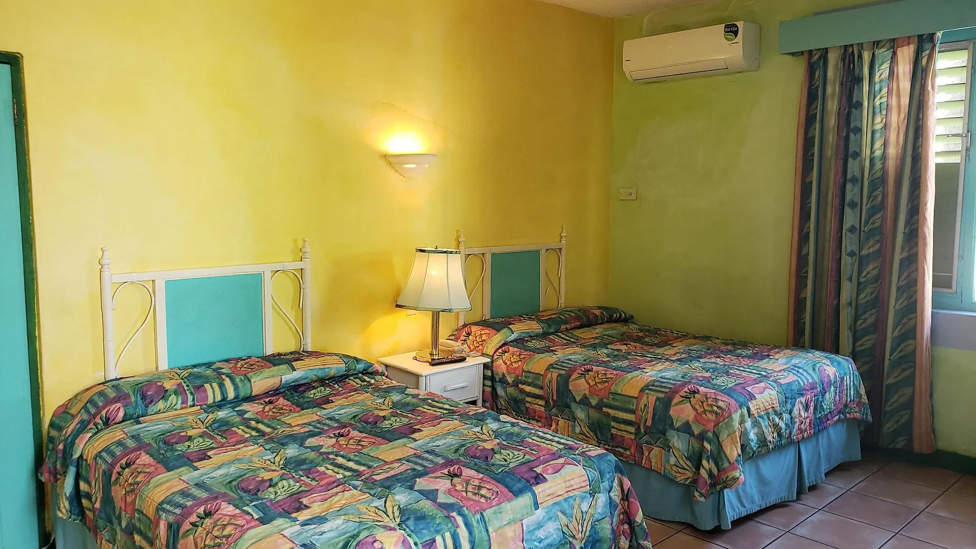 Doctors Cave Beach Hotel Бухта Монтего Ямайка