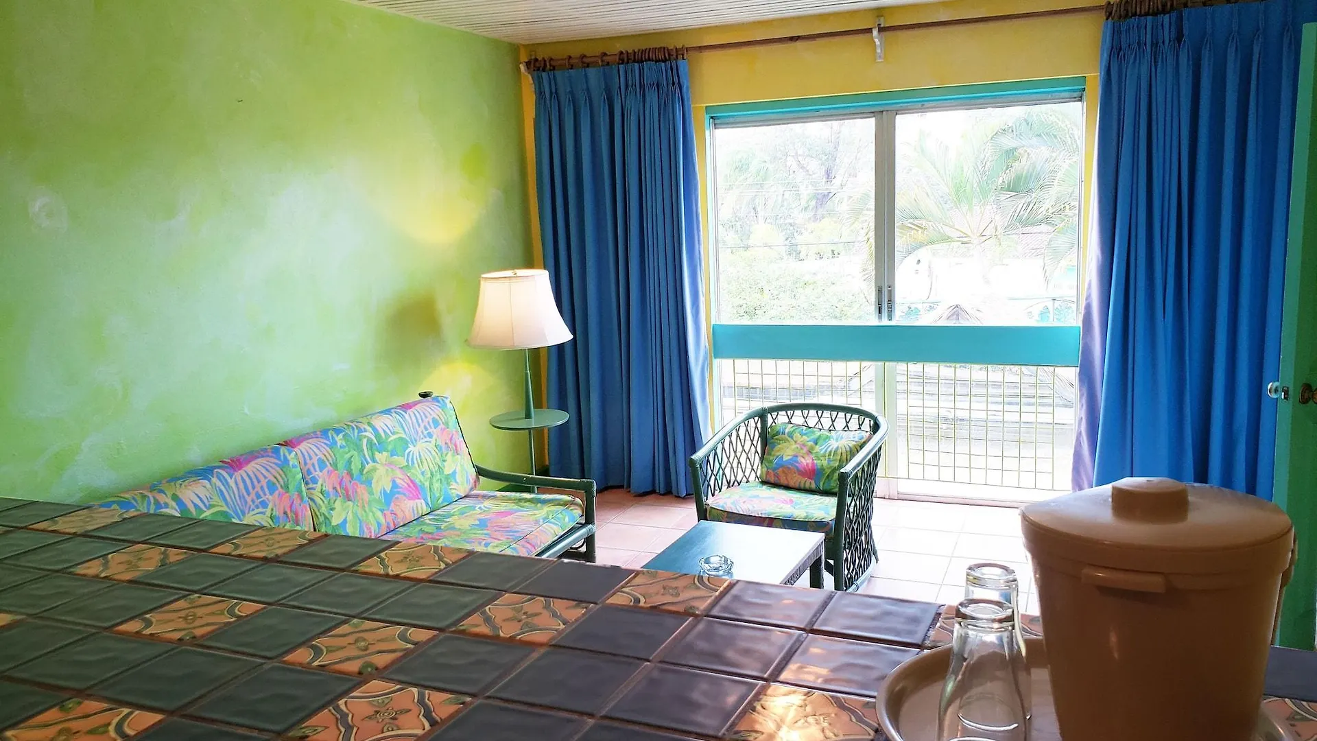 Doctors Cave Beach Hotel Бухта Монтего