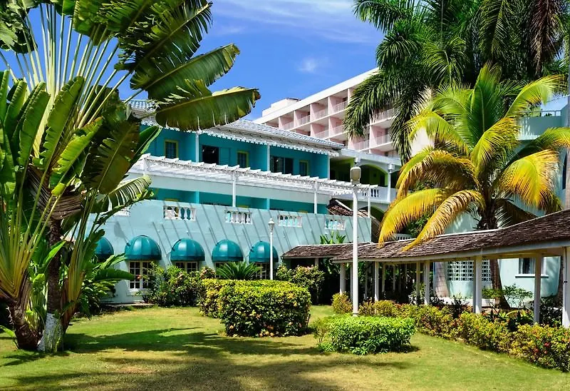 Doctors Cave Beach Hotel Бухта Монтего