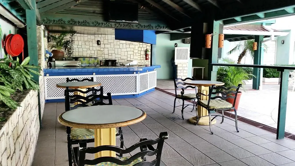 Doctors Cave Beach Hotel Бухта Монтего
