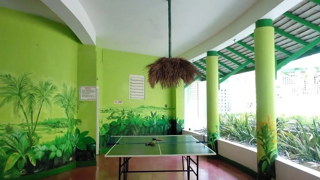 Doctors Cave Beach Hotel Бухта Монтего